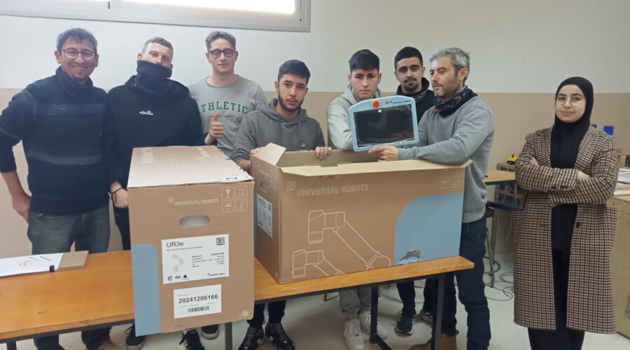 desembalando - Departamento de Electricidad y Electrónica