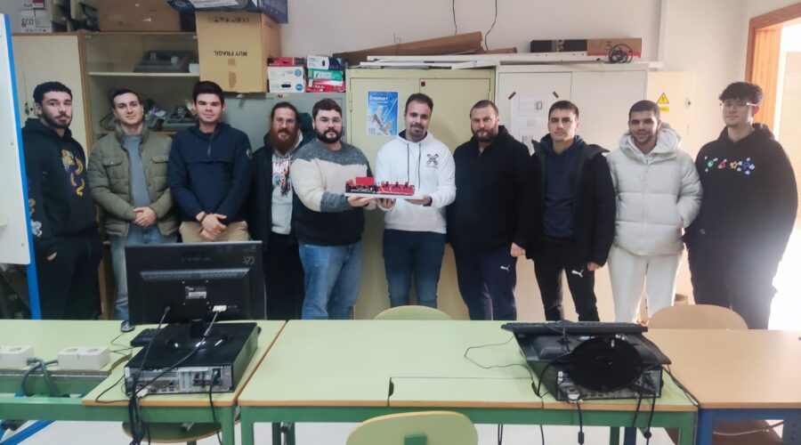 Foto final alumnos con proyecto